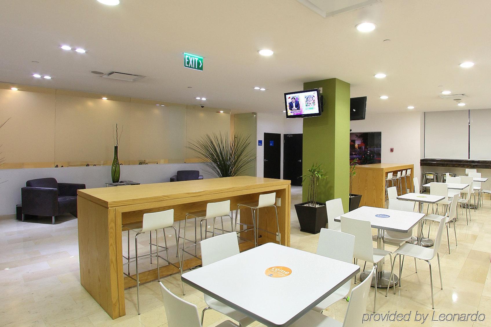 库利亚坎论坛One酒店 Culiacán 餐厅 照片